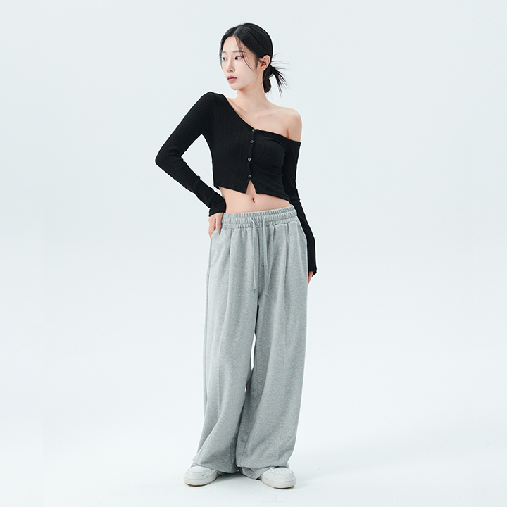 ESSENTIAL ONE TUCK WIDE PANTS